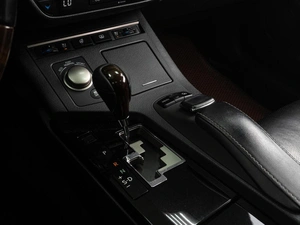 Седан Lexus ES 2015 года, 2078000 рублей, Тюмень