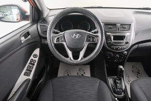 Седан Hyundai Solaris 2014 года, 1149000 рублей, Красноярск