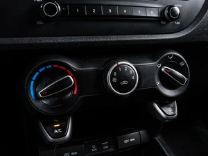 Хетчбэк Kia Rio X-Line 2018 года, 1550000 рублей, Волгоград