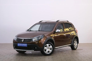 Хетчбэк Renault Sandero Stepway 2014 года, 799000 рублей, Омск