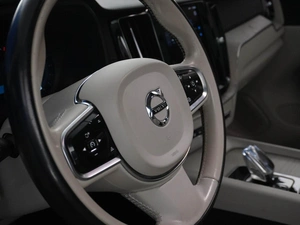 Внедорожник Volvo XC60 2021 года, 3683055 рублей, Москва