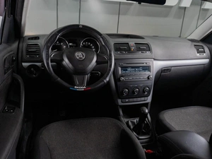 Внедорожник Skoda Yeti 2014 года, 860000 рублей, Тюмень
