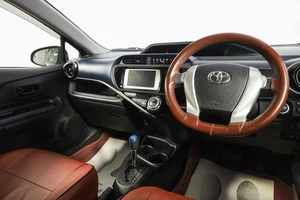 Хетчбэк Toyota Aqua 2016 года, 1199000 рублей, Новосибирск
