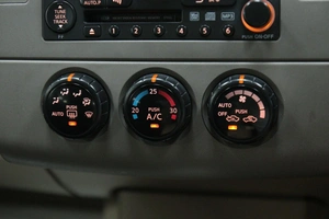 Седан Nissan Tiida 2005 года, 548000 рублей, Солонцы