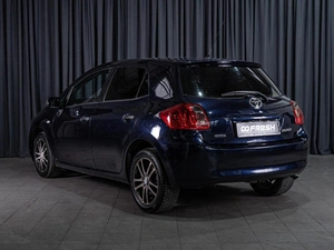 Хетчбэк Toyota Auris 2008 года, 610000 рублей, Волгоград