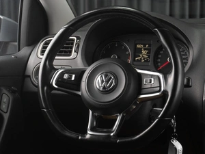 Седан Volkswagen Polo 2018 года, 1609000 рублей, Тюмень
