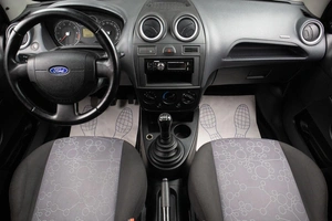 Хетчбэк Ford Fiesta 2008 года, 269000 рублей, Оренбург