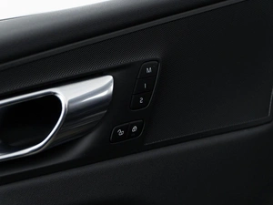 Внедорожник Volvo XC60 2018 года, 3423444 рублей, Москва