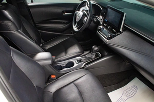 Седан Toyota Corolla 2020 года, 1899000 рублей, Сургут
