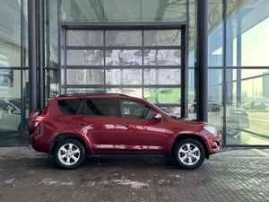 Внедорожник Toyota RAV4 2010 года, 1850000 рублей, Уфа