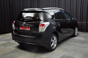 Минивэн Toyota Verso 2013 года, 1299000 рублей, Красноярск