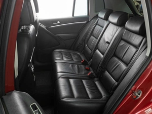 Внедорожник Volkswagen Tiguan 2012 года, 1199000 рублей, Тюмень