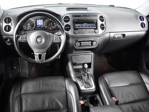 Внедорожник Volkswagen Tiguan 2012 года, 1499500 рублей, Казань
