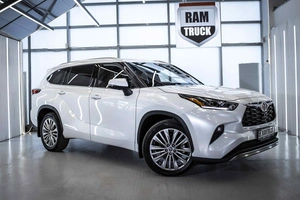 Внедорожник Toyota Highlander 2022 года, 8999000 рублей, Москва