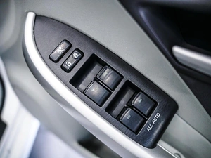 Лифтбек Toyota Prius 2011 года, 939000 рублей, Красноярск