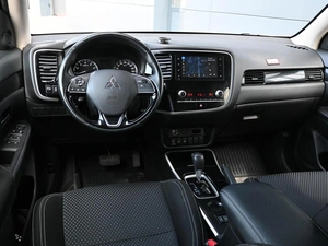 Внедорожник Mitsubishi Outlander 2021 года, 1999000 рублей, Кирилловка