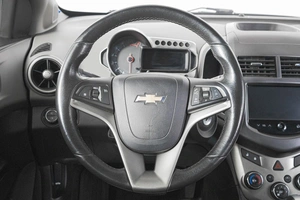 Седан Chevrolet Aveo 2013 года, 919000 рублей, Кемерово