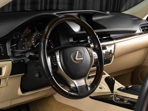 Седан Lexus ES 2014 года, 2729000 рублей, Тюмень