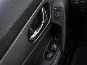 Внедорожник Nissan X-Trail 2015 года, 1599000 рублей, Саратов