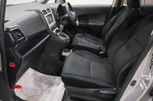 Хетчбэк Toyota Ractis 2012 года, 849000 рублей, Новокузнецк