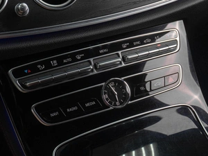 Седан Mercedes-benz E-класс 2018 года, 3049000 рублей, Тюмень