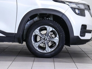 Внедорожник Kia Seltos 2020 года, 2000000 рублей, Красноярск