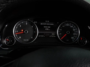 Внедорожник Volkswagen Touareg 2011 года, 1584000 рублей, Воронеж