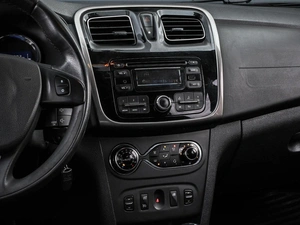 Хетчбэк Renault Sandero 2015 года, 774000 рублей, Кирилловка