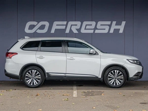 Внедорожник Mitsubishi Outlander 2019 года, 1755000 рублей, Краснодар