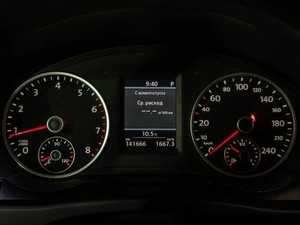Внедорожник Volkswagen Tiguan 2012 года, 1677000 рублей, Тюмень