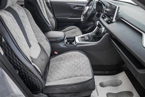 Внедорожник Toyota RAV4 2019 года, 3489000 рублей, Барнаул