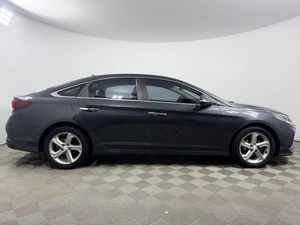Седан Hyundai Sonata 2018 года, 1635100 рублей, Казань
