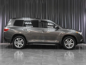 Внедорожник Toyota Highlander 2012 года, 2139000 рублей, Тюмень