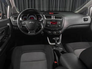 Хетчбэк Kia Ceed 2015 года, 1219000 рублей, Тюмень