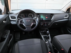 Седан Hyundai Solaris 2017 года, 1179000 рублей, Кирилловка