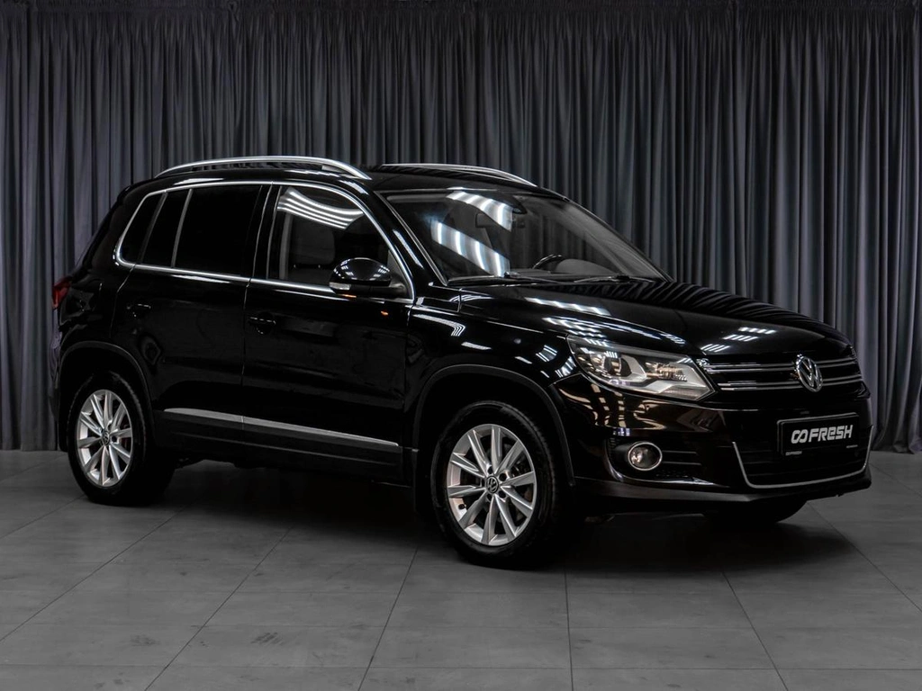 Внедорожник Volkswagen Tiguan 2013 года, 1819000 рублей, Тюмень