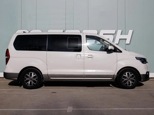 Минивэн Hyundai H-1 2019 года, 2749000 рублей, Большой Сочи