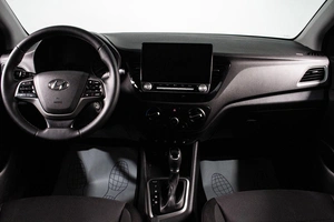 Седан Hyundai Solaris 2017 года, 1369000 рублей, Сургут