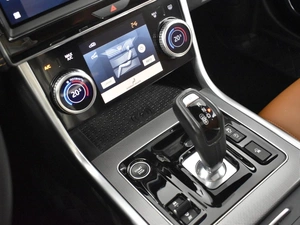 Седан Jaguar XE 2025 года, 4699900 рублей, Казань