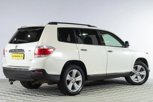 Внедорожник Toyota Highlander 2013 года, 2059000 рублей, Челябинск
