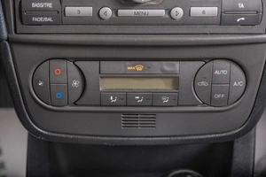 Хетчбэк Ford Fiesta 2006 года, 379000 рублей, Томск