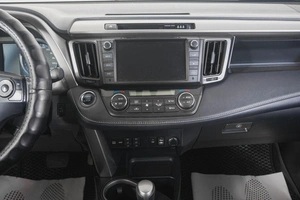 Внедорожник Toyota RAV4 2019 года, 2979000 рублей, Кемерово