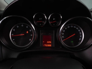 Хетчбэк Opel Astra 2010 года, 669000 рублей, Воронеж
