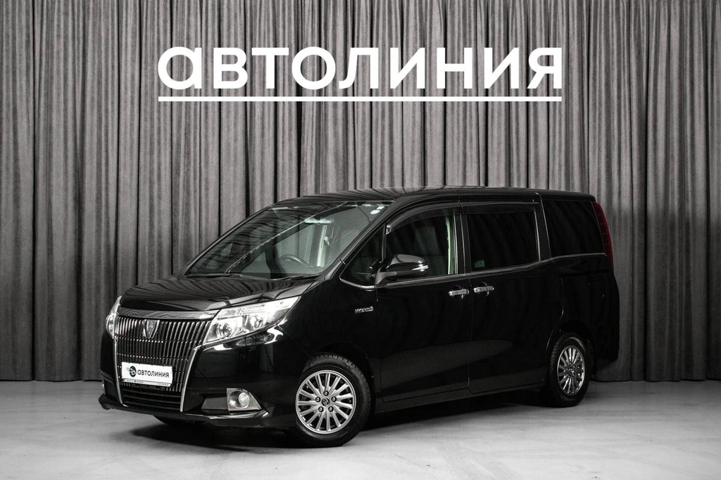 Минивэн Toyota Esquire 2015 года, 1599000 рублей, Красноярск