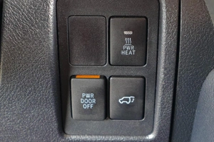 Внедорожник Toyota Land Cruiser 2014 года, 4599000 рублей, Тюмень