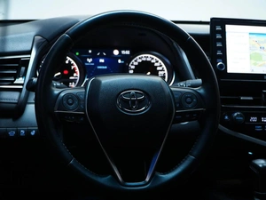 Седан Toyota Camry 2021 года, 2988888 рублей, Москва