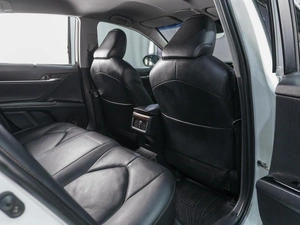Седан Toyota Camry 2018 года, 2479000 рублей, Сургут