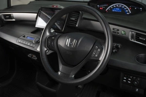 Минивэн Honda Freed 2015 года, 1280000 рублей, Омск