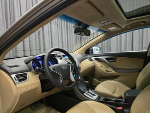 Седан Hyundai Elantra 2011 года, 875000 рублей, Красноярск