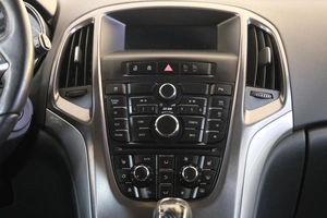 Хетчбэк Opel Astra 2012 года, 829000 рублей, Омск